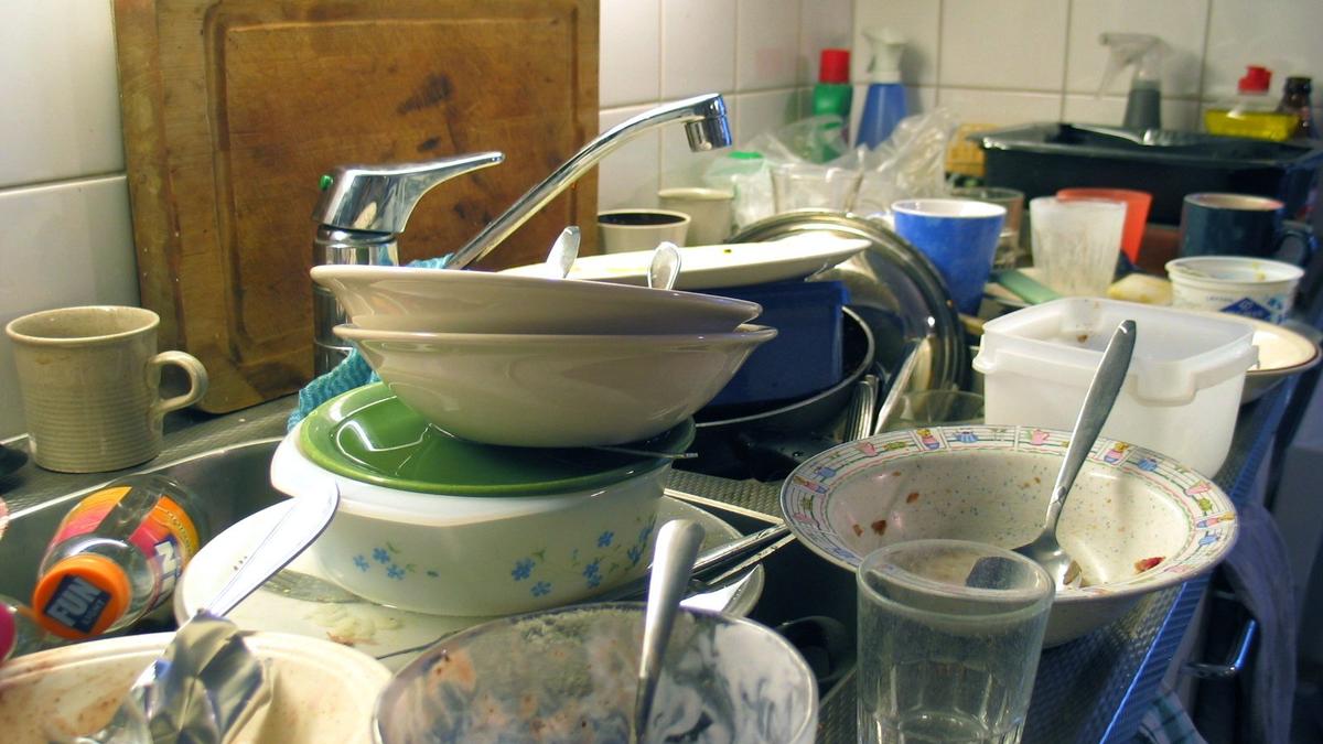 Washing dishes is a good habit that can be as rewarding, therapeutic